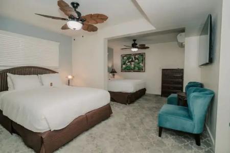 Pantai Inn - 150