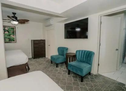 Pantai Inn - 151