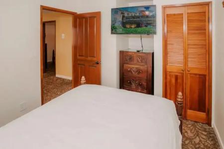 Pantai Inn - 128