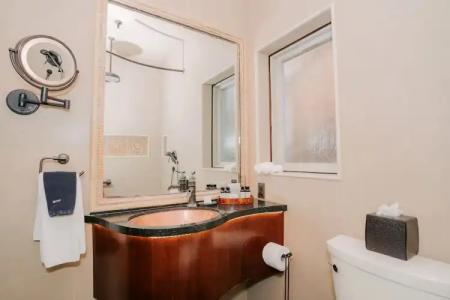 Pantai Inn - 111