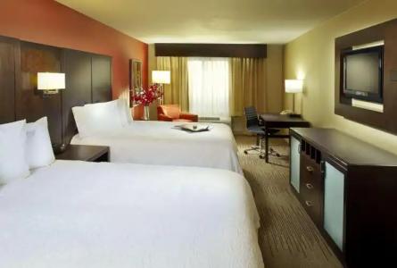 Hampton Inn Phoenix - Biltmore - 2