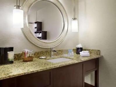 Hampton Inn Phoenix - Biltmore - 75