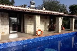 V.I.P Villa, Stroumbi