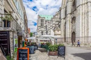 Le Parvis, Chartres