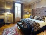 Deluxe Center Double Suite