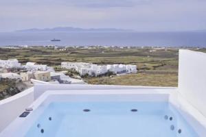 Fava Eco Suites, Oia