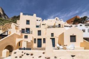 Aeifos Traditional Houses, Oia