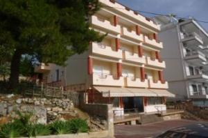 Hotel Chicago, Sarande