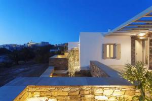 White Tinos Luxury Suites, Tinos Town