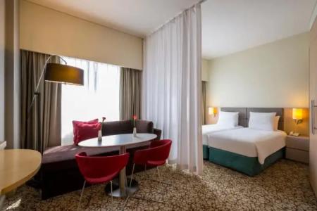 Novotel Suites Dubai Mall of the Emirates - 42