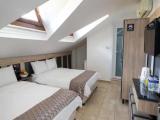 Economy Quadruple Attic room