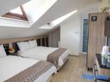 Economy Quadruple Family Attic room