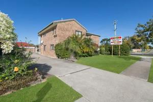 Golden Beach Motor Inn, Caloundra