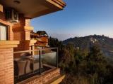 Standard Family room with mountain view