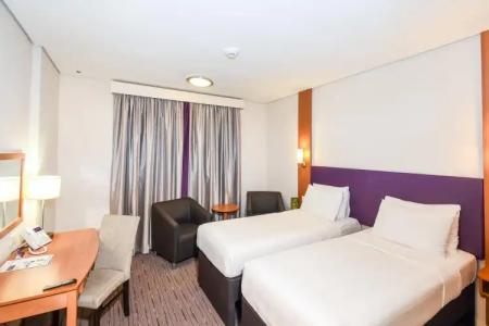 Premier Inn Abu Dhabi International Airport - 39