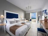 Deluxe room with partial sea view