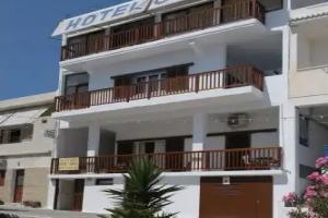 Corali Hotel, Adamas