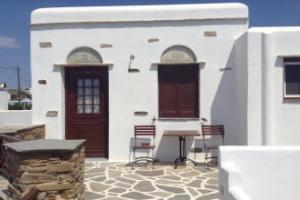 Nisiotiko house in Tinos near the beach, Tinos Town