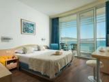 2 Bedrooms Apartment with sea view