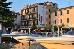 AMBRA HOTEL - The only central lakeside hotel in Iseo, Iseo