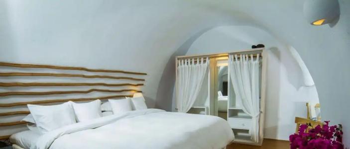 Iconic Santorini, a Boutique Cave - 39