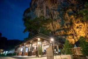 Tonsai Bay Resort, Railay Beach