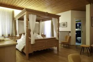 Hotel Cavallino Bianco - Weisses Roessl, Innichen