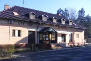 Bed & Breakfast «Fenyő Panzió és Étterem», Morahalom