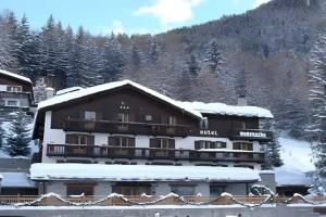 La Madonnina Del Gran Paradiso Wellness Hotel, Cogne