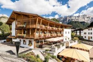 Boutique Hotel Nives - Luxury & Design in the Dolomites, Selva di Val Gardena