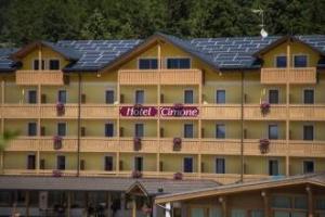 Hotel Caminetto, Magre