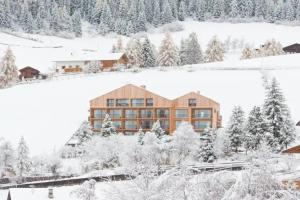 Hotel Tyrol, Funes