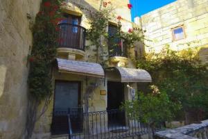 The Burrow Guest House, Tarxien