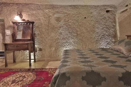 Shoestring Cave House - 121