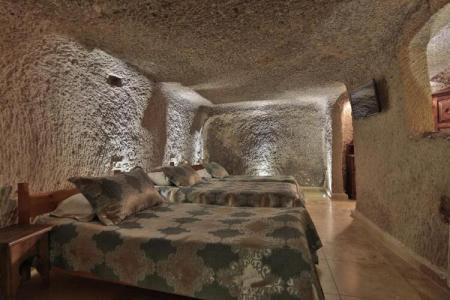 Shoestring Cave House - 155