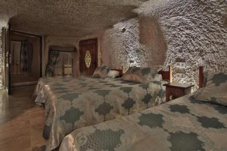 Shoestring Cave House - 163