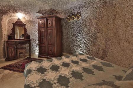 Shoestring Cave House - 161