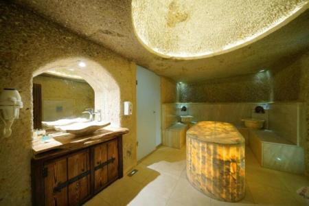 Shoestring Cave House - 313