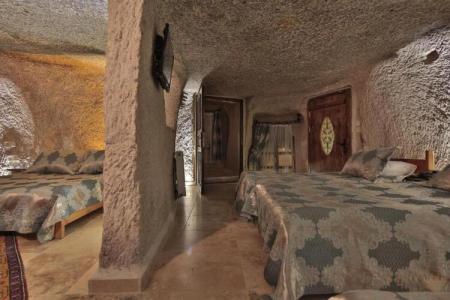 Shoestring Cave House - 153