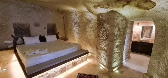 Shoestring Cave House - 274