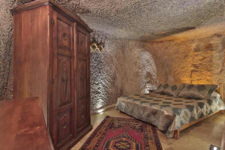 Shoestring Cave House - 152