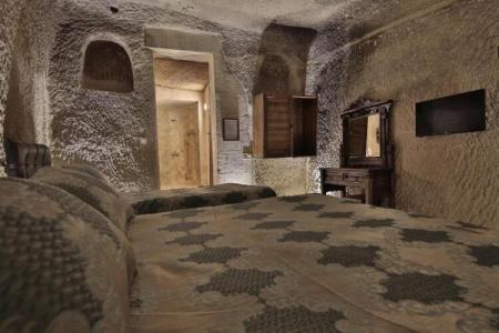 Shoestring Cave House - 114