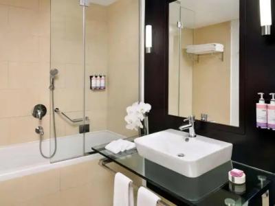 Movenpick Jumeirah Lakes Towers Dubai - 44