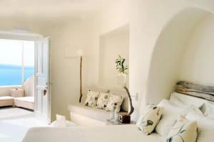 Mystique, a Luxury Collection Hotel, Santorini, Oia