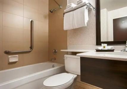 BEST WESTERN PLUS Carlton Plaza - 10