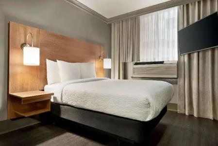 Days Inn by Wyndham Vancouver Downtown - 20