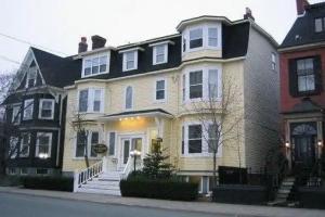 Balmoral House Bed & Breakfast, St. Johns