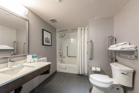 Holiday Inn Express & Suites Riverport Richmond, an IHG - 149