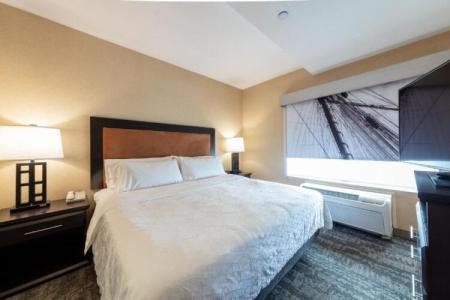 Holiday Inn Express & Suites Riverport Richmond, an IHG - 129