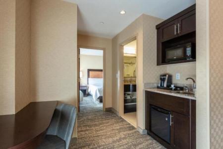 Holiday Inn Express & Suites Riverport Richmond, an IHG - 119